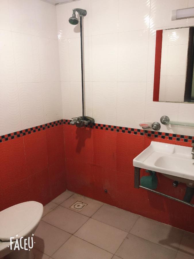 Maidi Backpacker Apartman Iszlámábád Kültér fotó
